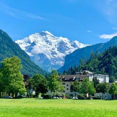 Eiger, Jungfrau, luxury garden apartment