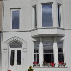 Mervue Apartment, 4 Causeway View, Portrush