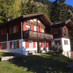 Idyllisches Chalet inmitten der Walliser Bergwelt