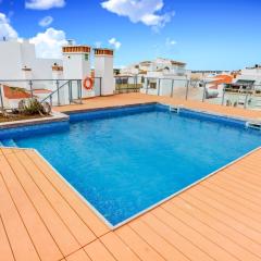 Two Bedroom Apartment with Rooftop Pool in Alvor