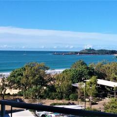 Mooloolaba Beachfront Apartment in Sandcastles