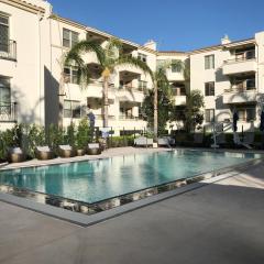 Perfect Apt near UCLA w Parking Gym Pool WIFI in Westwood B3