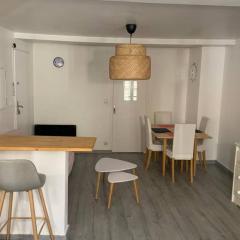 Appartement complet, hyper centre d’Auxerre.