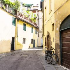 CozyBricks in Lucca - Apartments in the Historical Center -