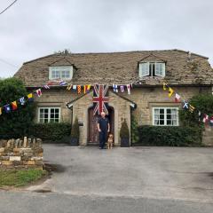 The Old School, Idbury, OX7 6RU