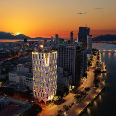 HAIAN Riverfront Hotel Da Nang