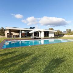 Elegant Villa Near Vieira do Minho with Pool