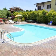 Belvilla by OYO Nice holiday apartment near Lazise