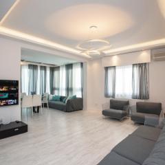 Mayra Seafront Luxury Apartment (BREAKBOOKING-CY)