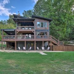 Waterfront Beaver Lake Hideaway with Kayaks and More!