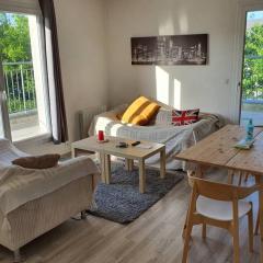 Appartement contemporain rénové à neuf avec cuisine équipé - Val de reuil