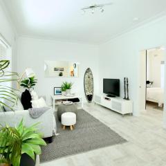 Beautifully renovated quiet unit in Cronulla