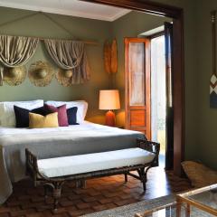 Chic Suite Figueiras w balcony in Taviras Historical Centre