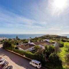 Lovely 2 bedroom apartment including pool, stunning ocean views & beach closeby