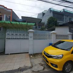 Eiffel Residence Tarakan - Female Only