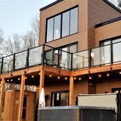 Chalet Serenity - Mont Tremblant Ski - Spa Sauna Wifi TV Privet Chic Modern House