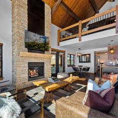 Lakefront Escape Two Large Patios, Jacuzzi and Indoor Outdoor Fireplace