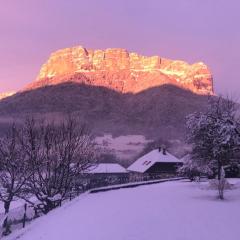 Le Gîte de la Maison Soleil, entre lac et montagne