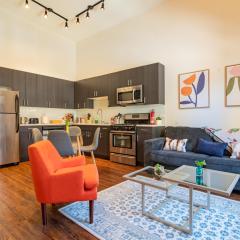 McCormick Place 420 friendly 3br-2ba in Downtown Chicago with optional parking for 8 guests