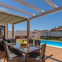 Villa with private pool, near beach and golf Caleta de Fuste- Villa Charlotte