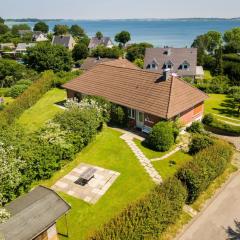 Seeblick I - geräumige 90qm - ganzes Haus - 50m zum Naturstrand - mit Terrasse und großem Garten - Küche neu