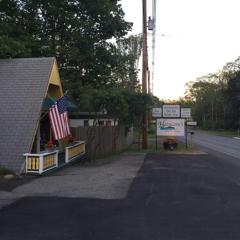 Hanscom's Motel & Cottages