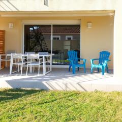 Gîte lumineux avec terrasse, jardin et parking