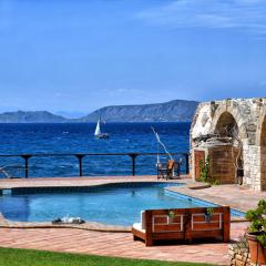 Luxurious Villa by the sea