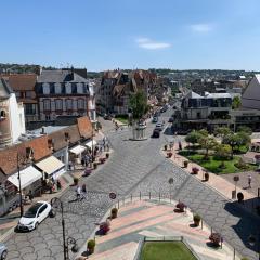 Duplex au cœur de Deauville avec vue imprenable et parking privé