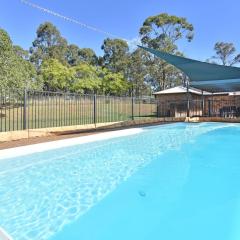 Blaxlands Homestead - Nothing is closer opposite Hope Estate with Wifi and Pool plus Fireplace