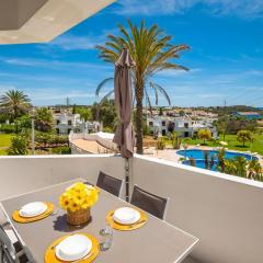 Albufeira 2-Bedroom Apartment with Pool View