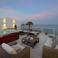 Casa Latino - Oceanfront - Luxury & Charming villa- Jacuzzi at Rooftop by DreamvillasAlbufeira