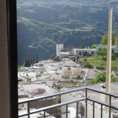 Casa La Soleá. Vistas al pueblo y la Sierra