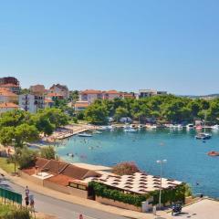 Apartment in Trogir with sea view, balcony, air conditioning, Wi-Fi (4786-2)