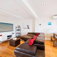 Lovely Modern Coogee Apartment