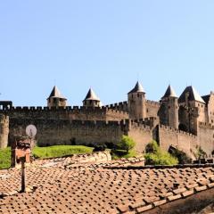 A l'ombre des remparts