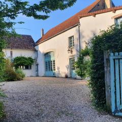 Ferme équestre & Chambres d'hôtes Gateau Stables proche Guédelon