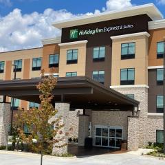 Holiday Inn Express & Suites - Ft. Smith - Airport, an IHG Hotel