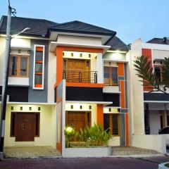 Guest House Dekat UGM Omah Ningrat Yogyakarta