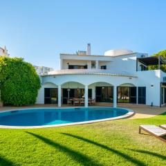 WHome Luxury Private Family Villa w/ S-Pool AC & Parking