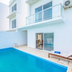 3 bedroom Townhouse with private Pool