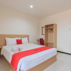 RedDoorz Syariah Plus near Tanjungpura University 2 Pontianak