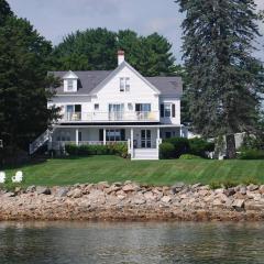 Dockside Guest Quarters