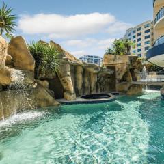 Mooloolaba Beachfront: Superior Resort Apartment