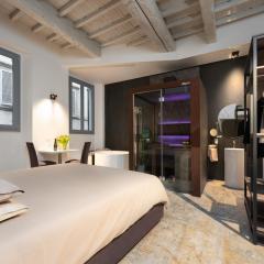 F1RST Suite Apartment & SPA