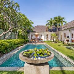 Villa Kiran 1 Seminyak, Big Pool! Big Garden!