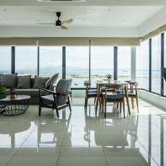 Rumahku Gurney with 270 degree Sea View