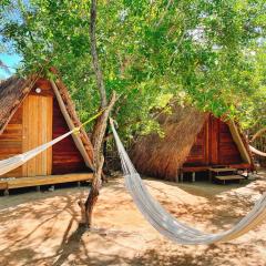 La Aldea Holbox Cabañas y Camping