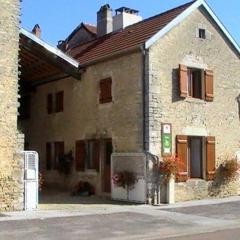 Charmant Gîte Rénové avec Cour Close, 2 Chambres, à Aubepierre-sur-Aube - FR-1-611-52