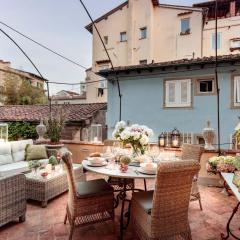 CASA BRUMAR, the Most Central Terrace inside the Walls of Lucca